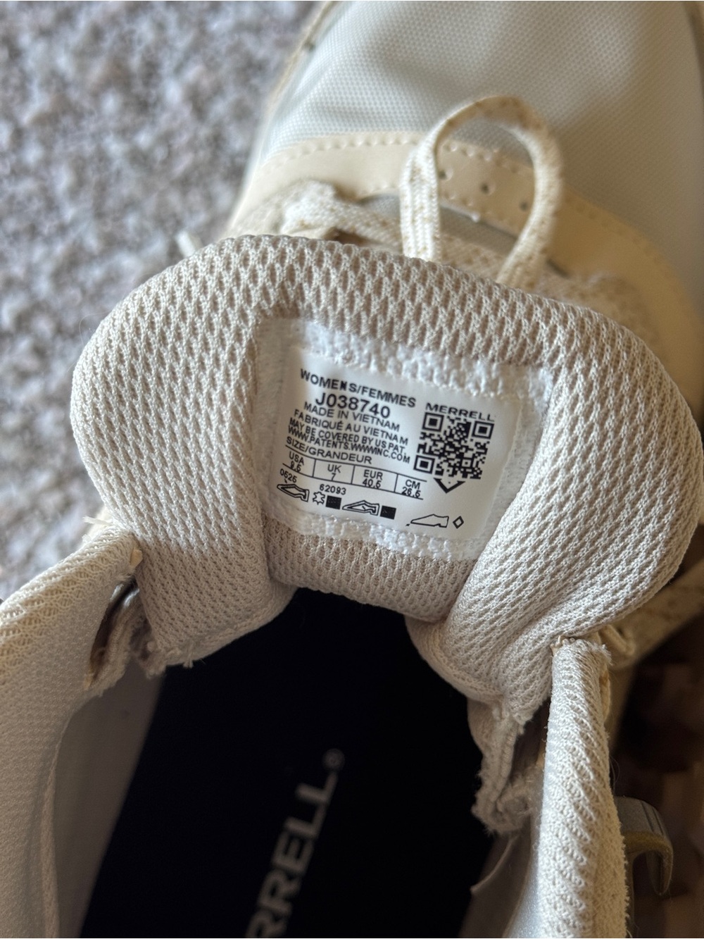 NWOT Merrell Waterproof Hiking Sneakers | Size 9.5 (Women’s) | Cream/Sand - Picture 6 of 6